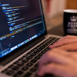 爱看机器人体检卡：问题主语有没有写实，动作把时间写成起止，提示读完更清楚